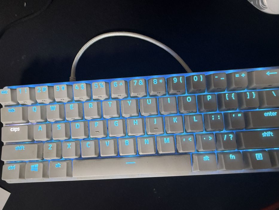 Razer Huntsman Mini White – RGB, 60%, Switch-uri Optice – Ca Nouă