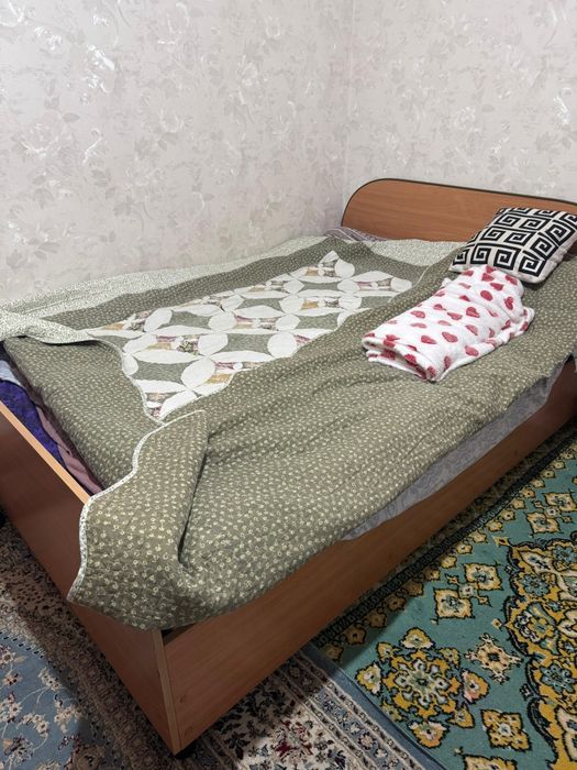 Продам мебель. Кровать. Шкаф шифанер. Компьютерный стол