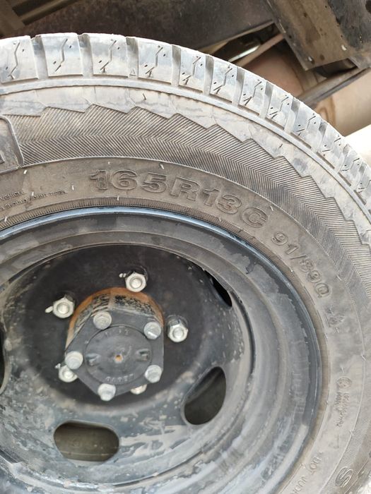 Продам резину CHAO YANG 165R13C