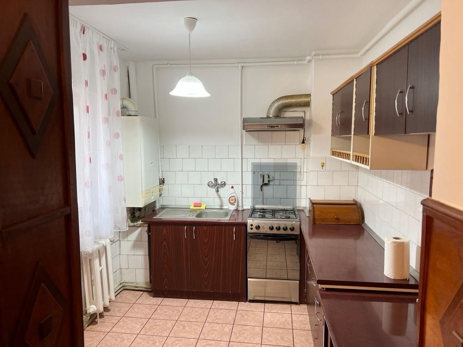 Apartament 3 camere Ultracentral deasupra la cofetaria Select