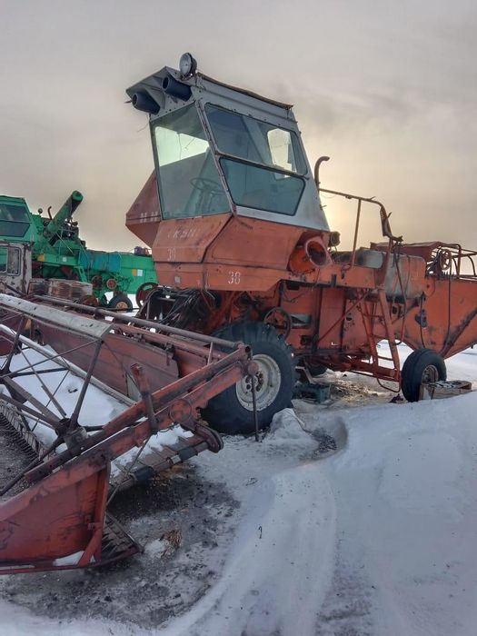 Продам комбайн нива