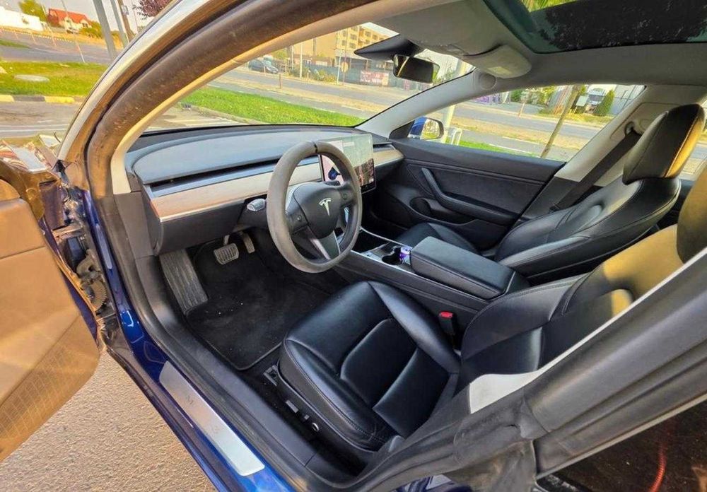 Flota Uber Bolt oferim auto electrica Tesla, chirie sau ramanere