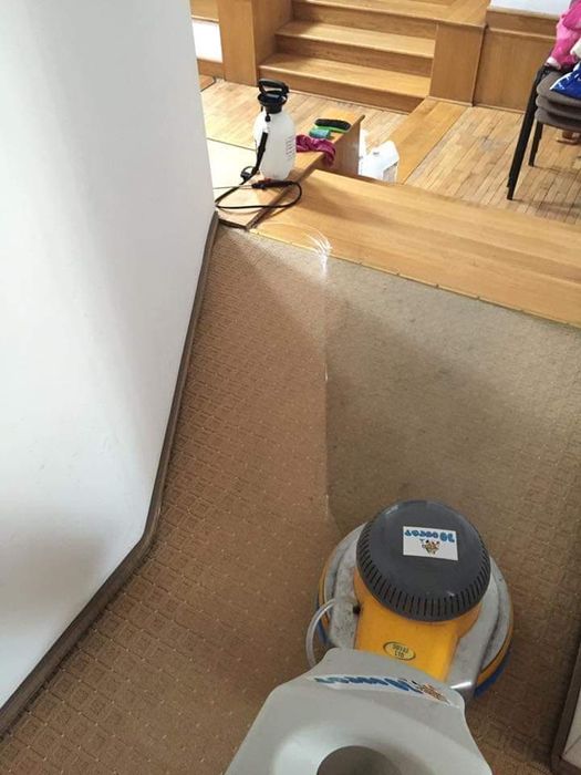 Curatare gresie Brasov Decapare gresie curatare pardoseli dure brasov