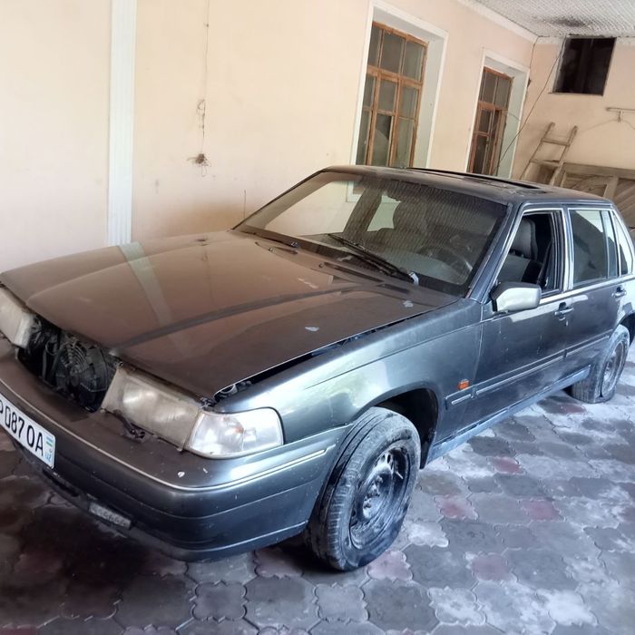 Volvo sotiladi. Volvo продается