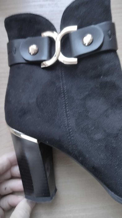 Дамски боти с ток