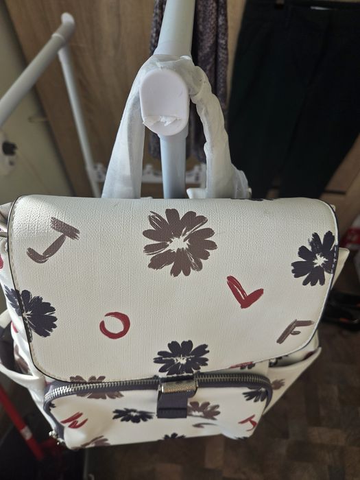 Чисто нова дамска раница