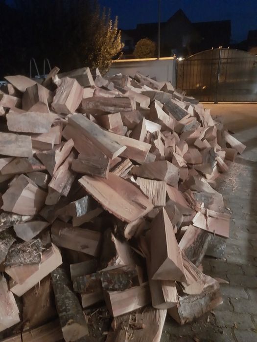 ofer servici: crepat lemne curat si defișez grădini împădurite sau fan