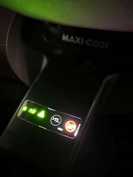 Столче за кола Maxi Cozi Pearlpro2 i-size + база за кола Familyfix3