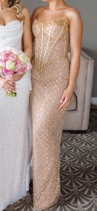 Vand rochie tip bijuterie facuta pe comanda