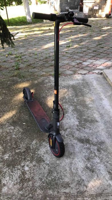 Trotineta electrica Xiaomi Mi Electric Scooter Pro 2, putere motor 300 W,scoasa din cutie pentru prezentare