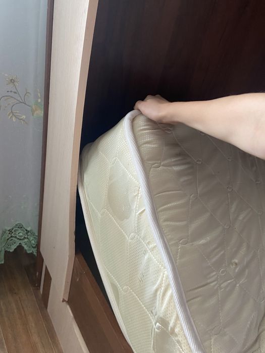 Двухэтажный кровать