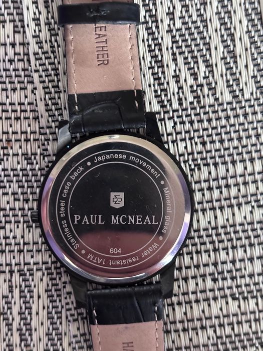 Часовник Paul Mcneal