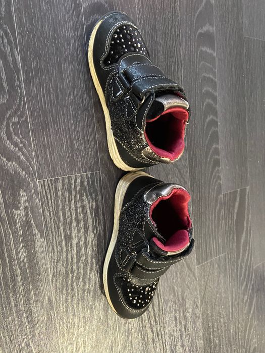 Детски ботуши и сандали 24-25 номер и Прески 29н.