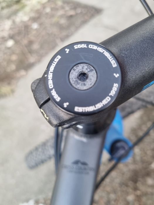 Vând bicicleta cube