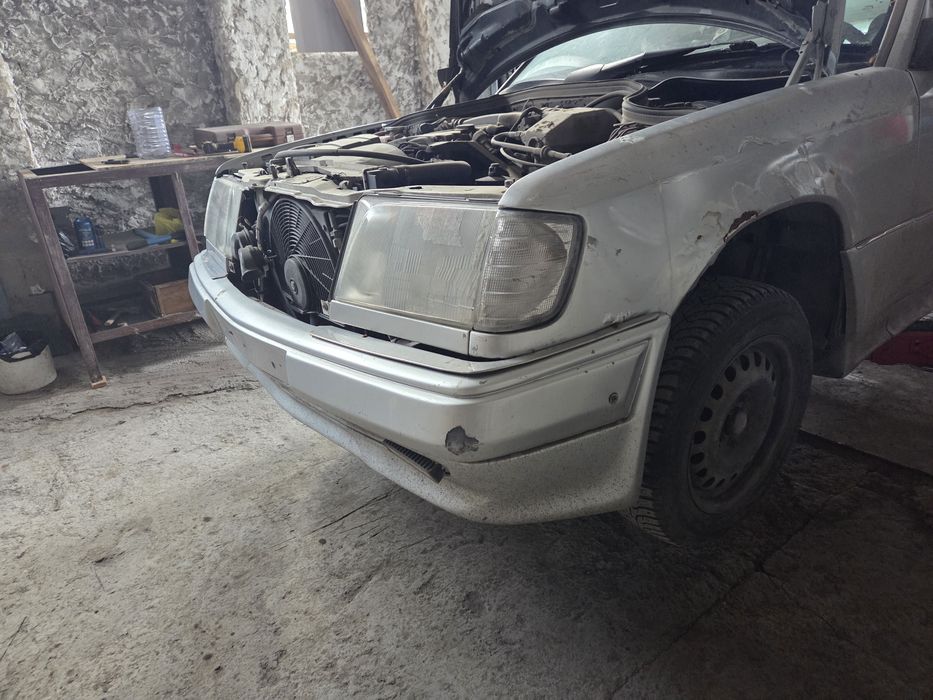 Бампер передний w124 мерседес