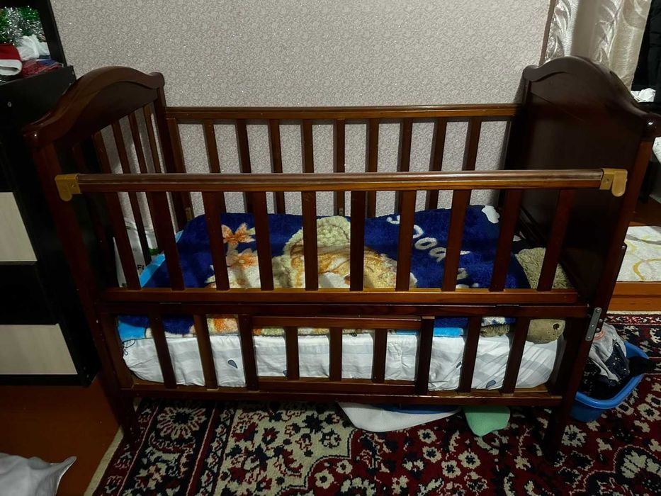 Детская кровать манеж