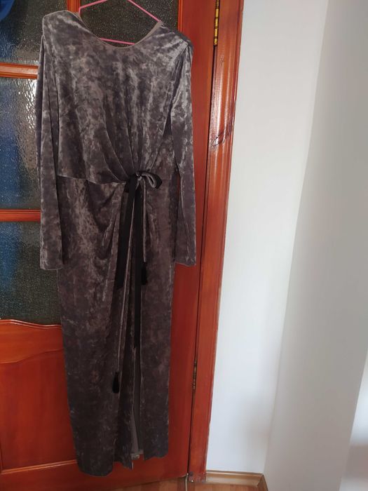 Вечернее велюровое платье