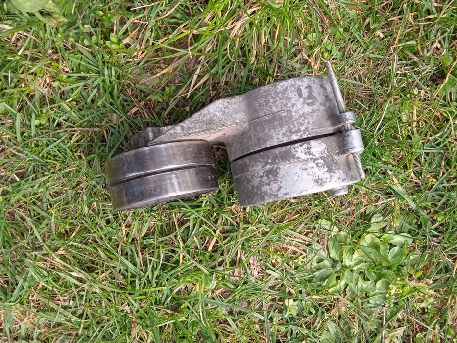 Обтяжна ролка пистов ремък  ФРОНТЕРА  А   2.5 TDS