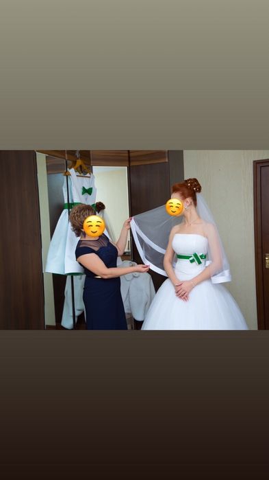 Продам комплект из 2 свадебных платьев