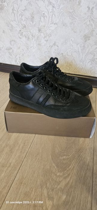 Продам кеды для мальчика.