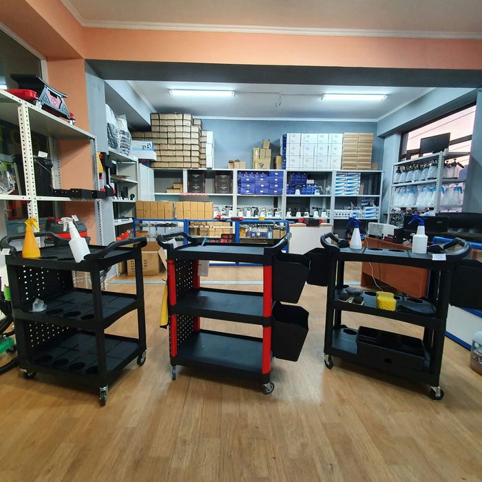 Мобильный стол для сто детейлинга