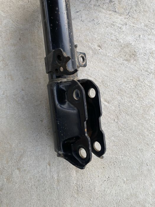 Камри 40,45 амартизатор