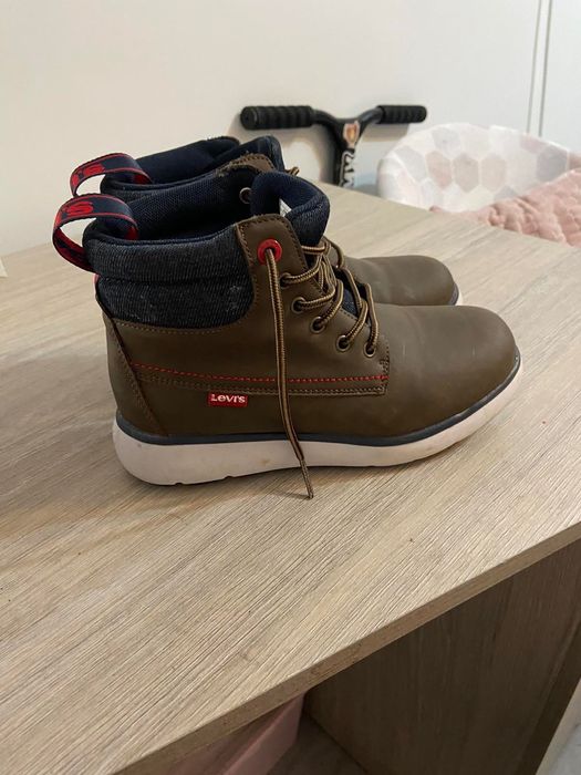 Обувки levis кожени 36 номер