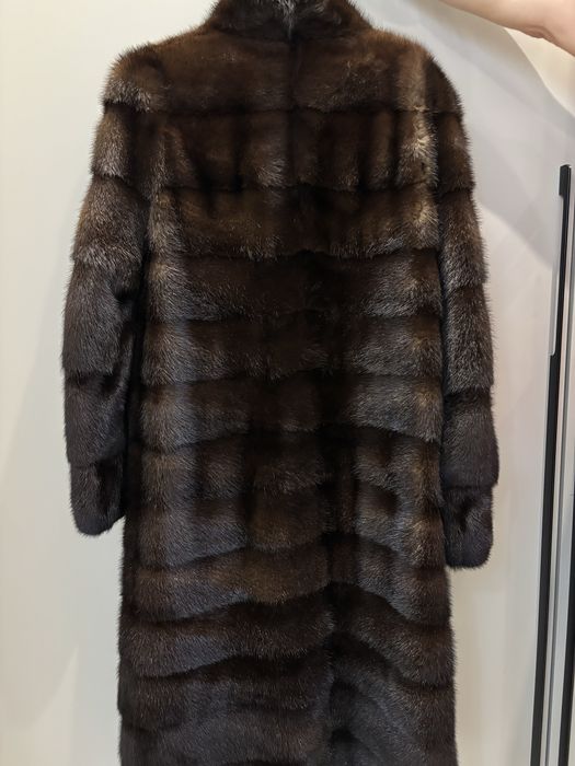 Продаю норковую шубу