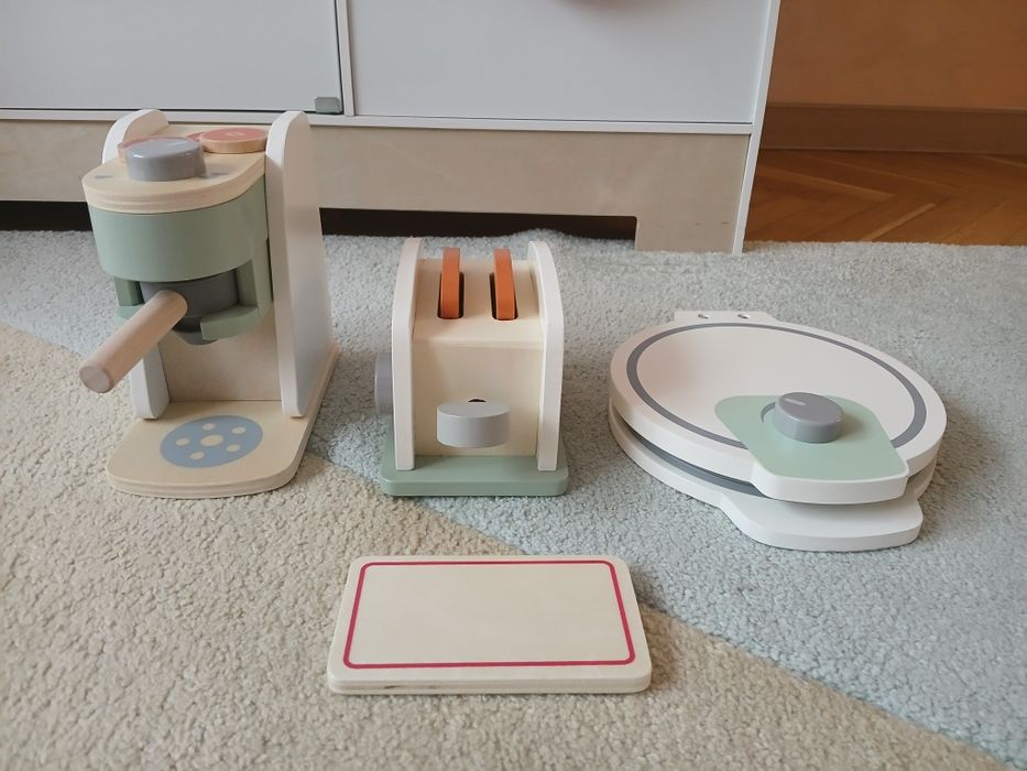 Детска дървена кухня