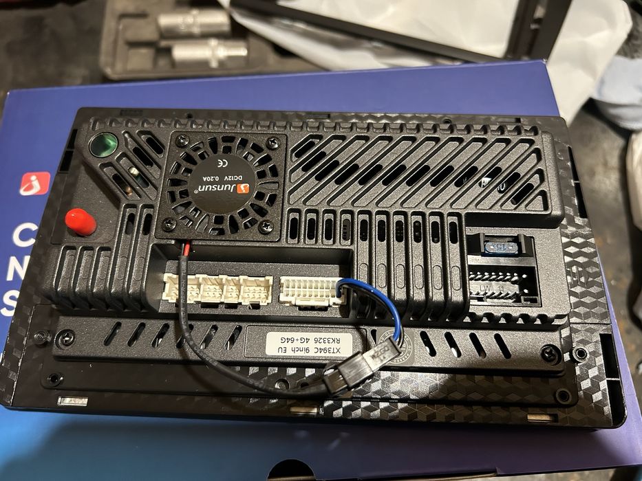 Мултимедия андроид 9инча 4GB RAM 64GB ROM за vw golf 6