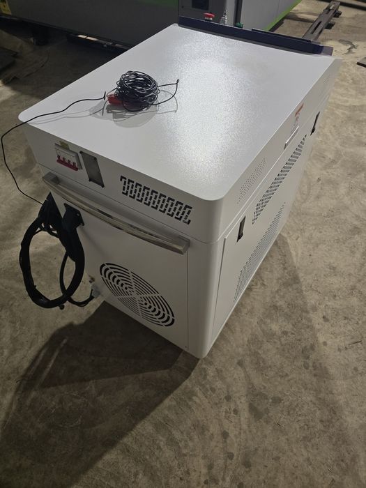 3 кW Лазер за заваряване, почистване и рязане на метали