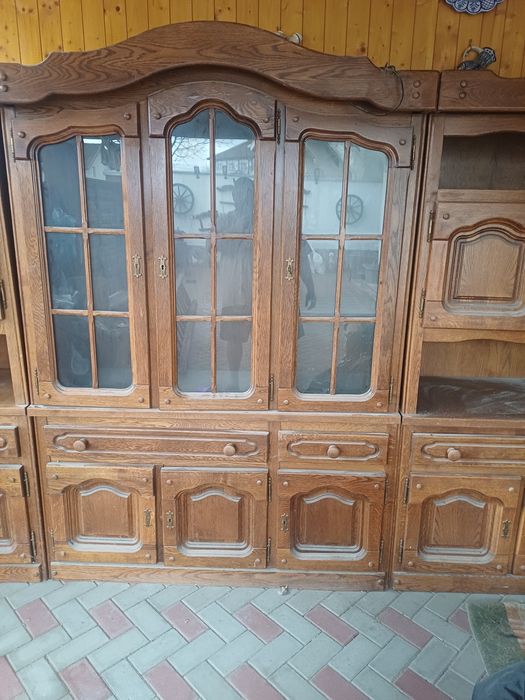 Mobila veche de stejar