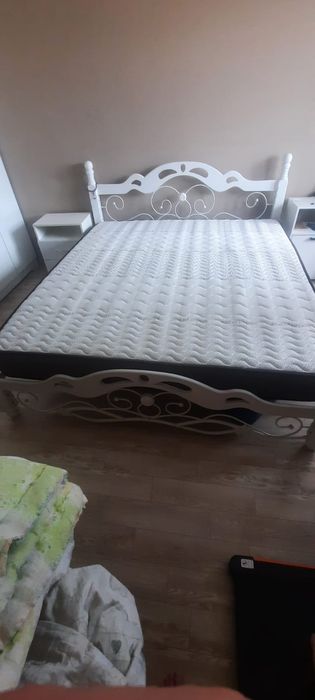 Кровать в спальню