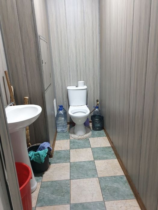 Сдаётся в центре  3х комнатный нежилой обьект.т