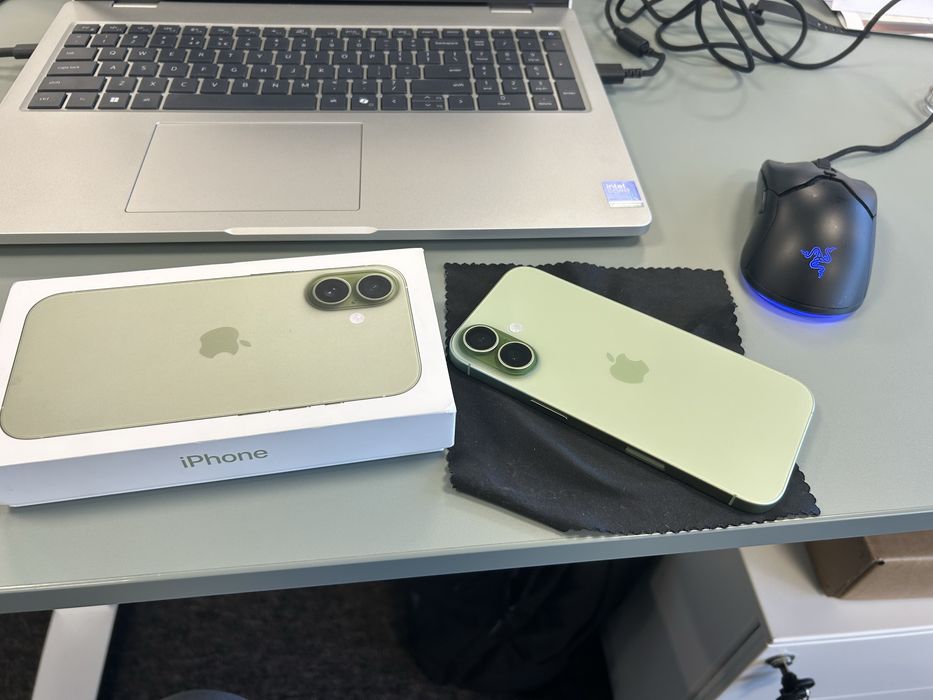 Vand Iphone 17  [100%]in cutia sa garantie original
