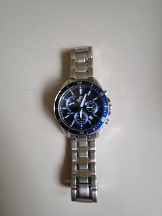 Часы Касио совершенно новые.