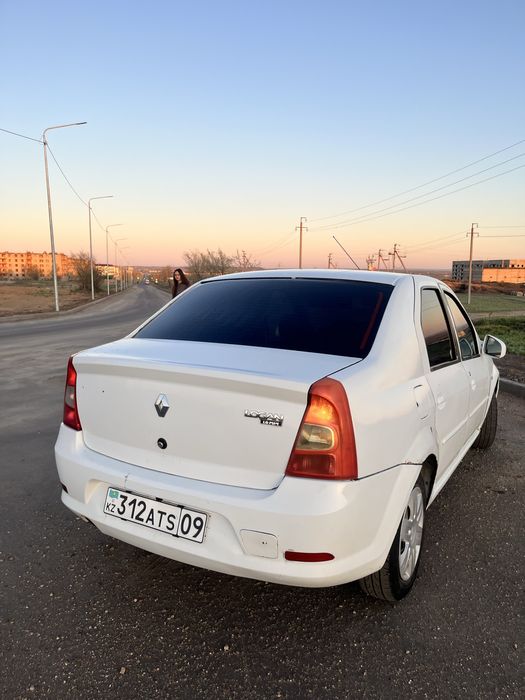 Продам рено логан 1 2013 года