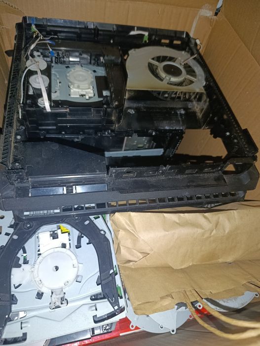 Части за playstation 4