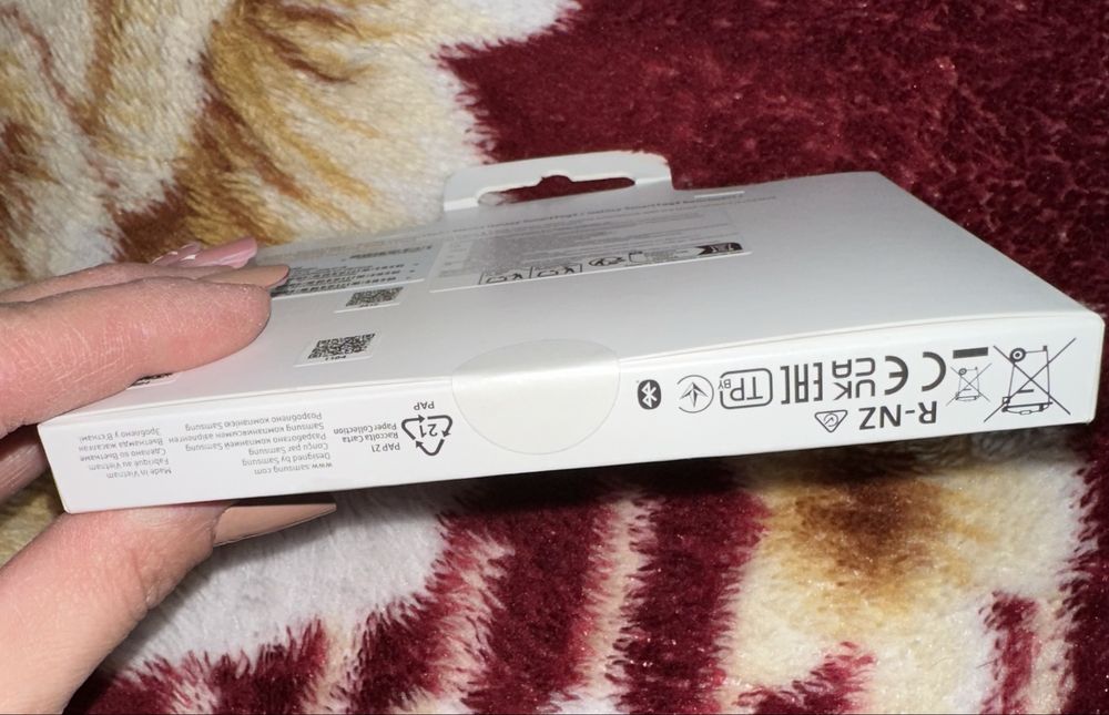 Samsung Galaxy.    Smart Tag 2, 4 Pack(2 Black 2 White)