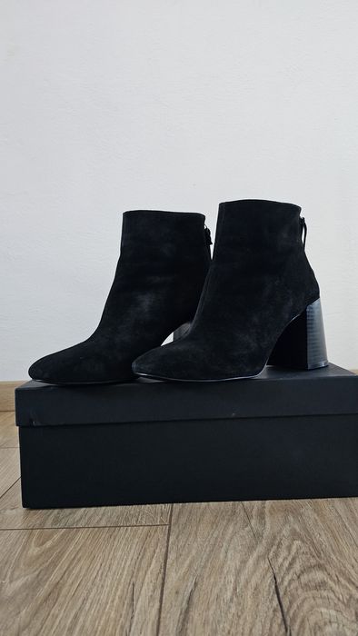 Botine Zara piele intoarsa marimea 38