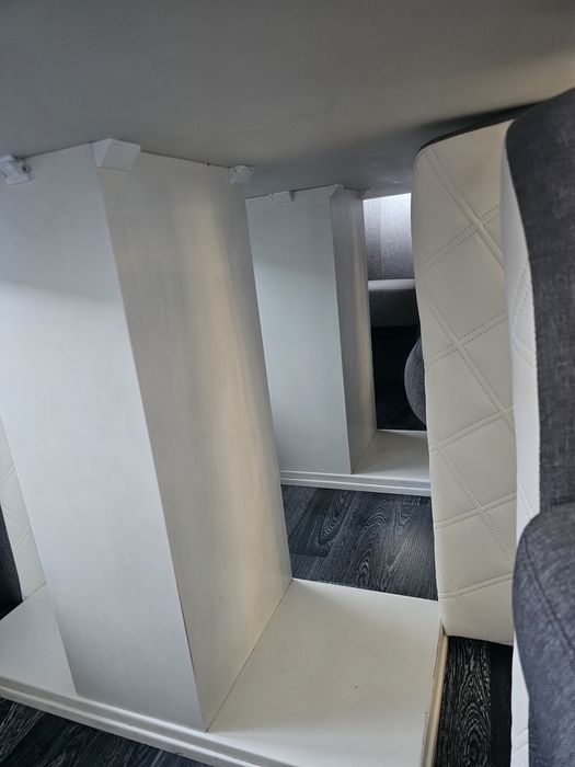 Трапезна маса и 8 стола