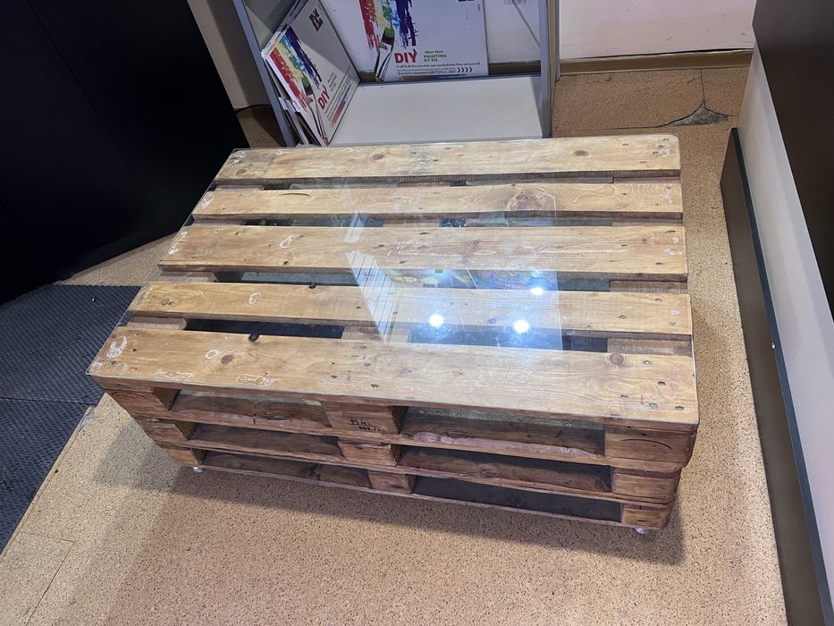 стол из палет поддонов