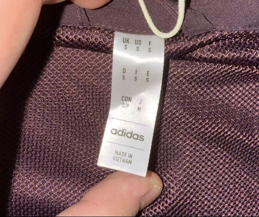 Bluză adidas FC Bayern München sezonul 24/25, Bordeaux,mărimea XS