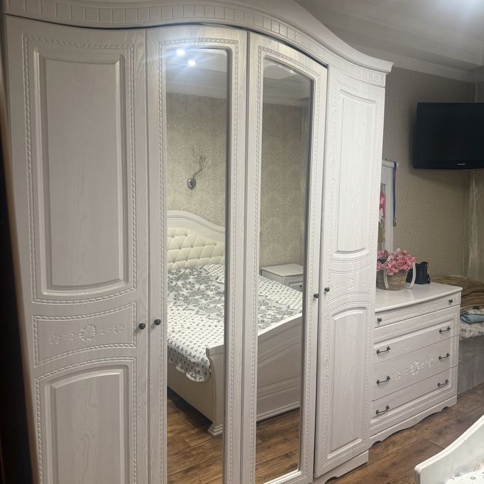 Спальный гарнитур