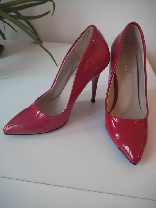 Дамски елегантни обувки на висок ток