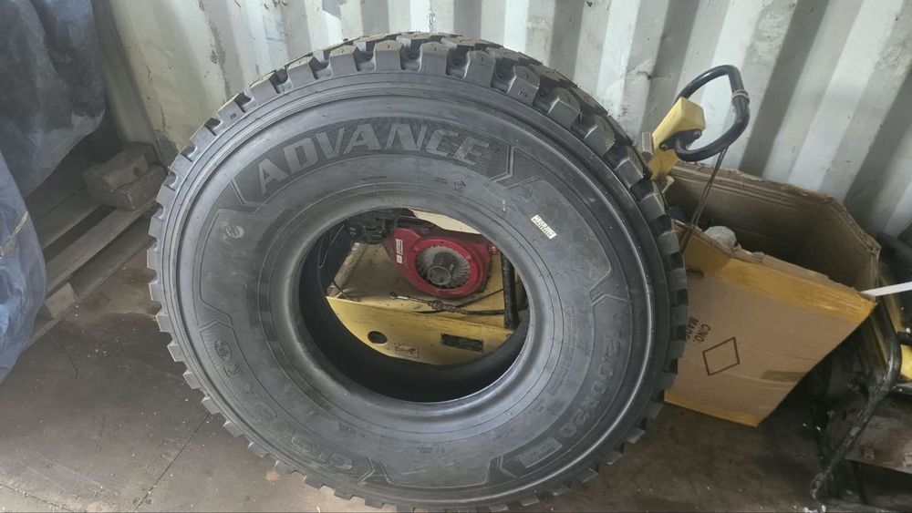 Продам шины на китайца новые