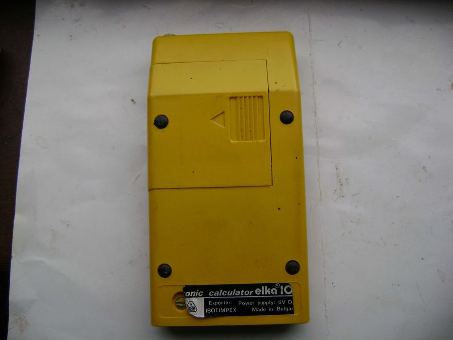 Продавам 2 броя ретро калкулатора Casio Personal M1 и ЕЛКА 105