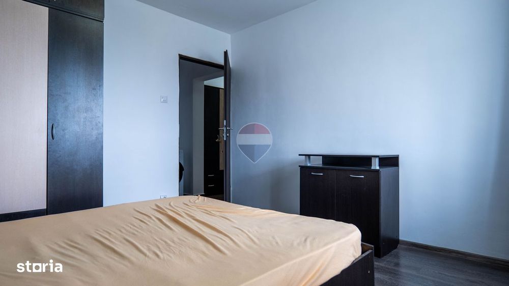 Apartament cu 3 camere de vânzare