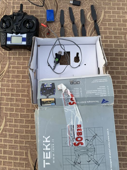 Drona Tekk Ghost, cu camera