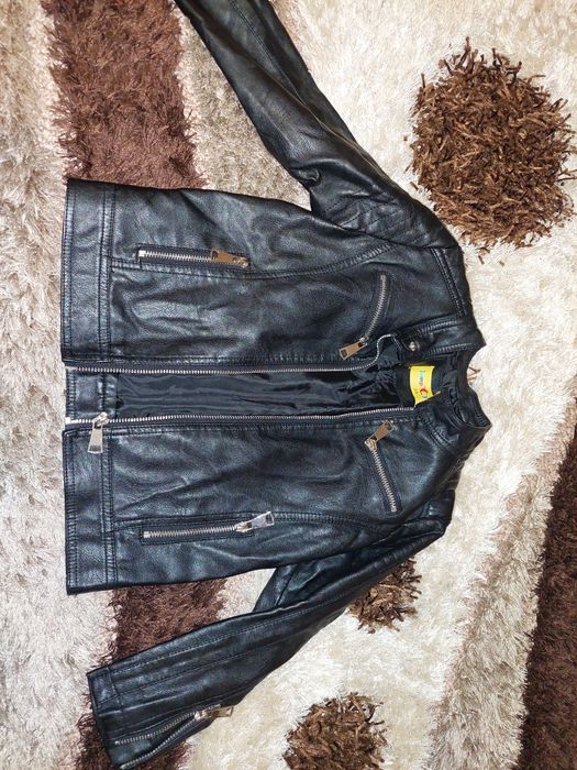 Vând geaca copii piele